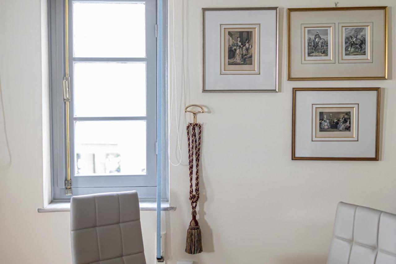 Ideal 4 Bdr Apartment In Plaka For 10! Афины Экстерьер фото