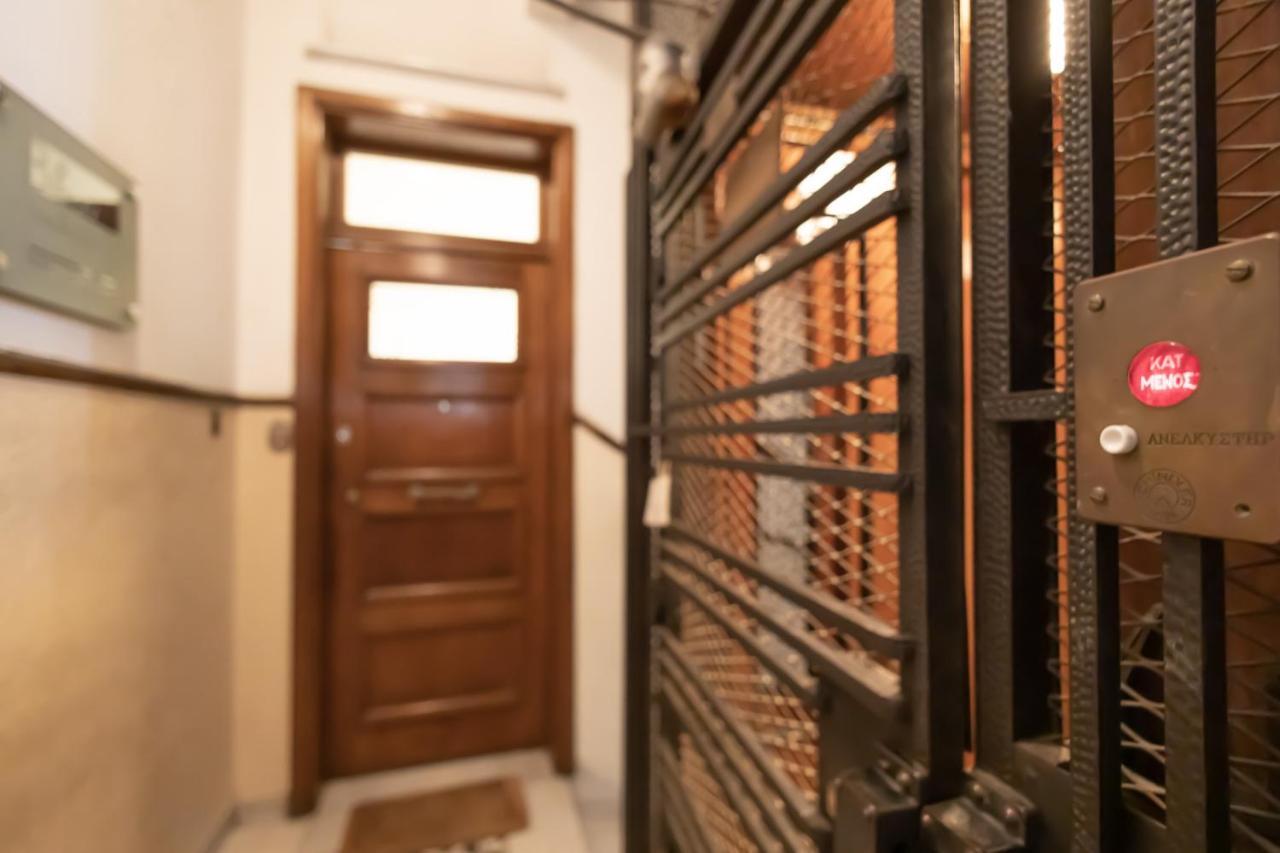 Ideal 4 Bdr Apartment In Plaka For 10! Афины Экстерьер фото